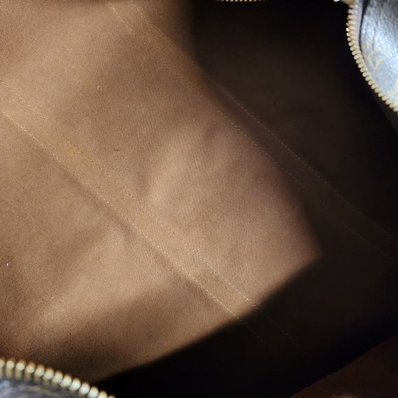 Louis Vuitton Monogram Keepall 55 Travel Bag - Picture 7 of 11